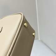 Uubags | Miu Miu Arcadie leather bag in beige 10.5x22x7.5cm - 2