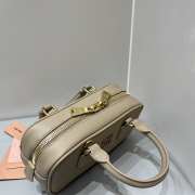 Uubags | Miu Miu Arcadie leather bag in beige 10.5x22x7.5cm - 4