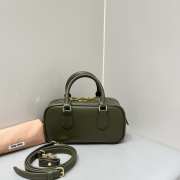 Uubags | Miu Miu Arcadie leather bag in green 10.5x22x7.5cm - 2