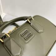 Uubags | Miu Miu Arcadie leather bag in green 10.5x22x7.5cm - 6