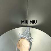 Uubags | Miu Miu satin slingback pumps in silver 5cm - 2