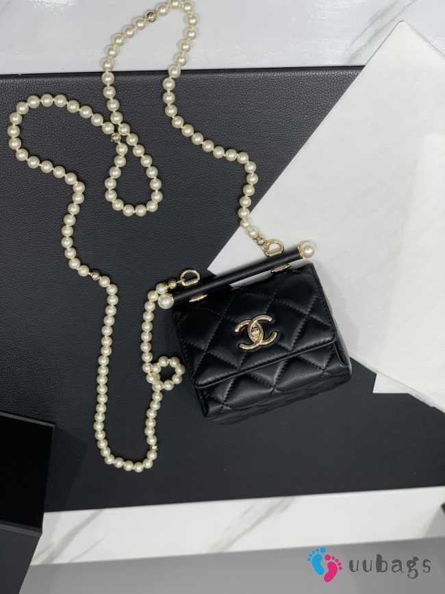 Uubags | Chanel Clutch With Strap Lambskin, Imitation Pearls & Gold-Tone Metal Black 12x11.5x8cm - 1