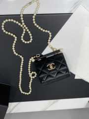 Uubags | Chanel Clutch With Strap Lambskin, Imitation Pearls & Gold-Tone Metal Black 12x11.5x8cm - 1