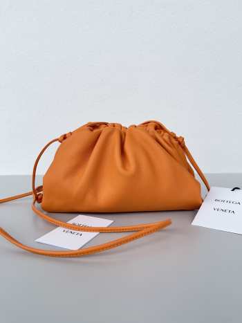 Uubags | Bottega Veneta mini pouch bag in orange 23x13x5cm