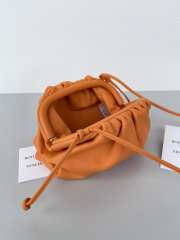 Uubags | Bottega Veneta mini pouch bag in orange 23x13x5cm - 2