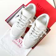 Uubags | Valentino Garavani One Stud XL low-top sneaker in perforated nappa leather in white 5cm - 6