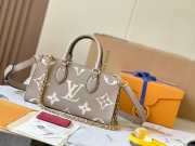 Uubags | Louis Vuitton M23640 OnTheGo East West Bag In Dove/Cream 25x13x10cm - 5