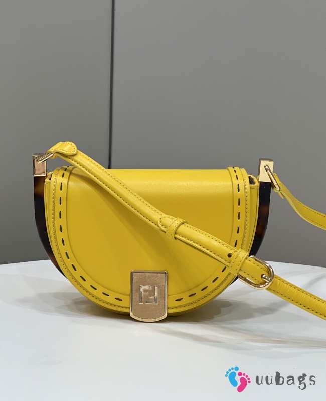 Uubags | Fendi Moonlight crossbody bag in yellow 21x9x14cm - 1