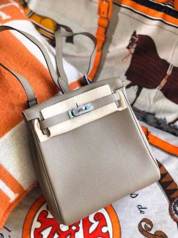 Uubags | Hermes Kelly Ado leather Togo backpack in grey with silver buckle 22cm