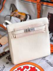 Uubags | Hermes Kelly Ado leather Togo backpack in white with silver buckle 22cm - 6