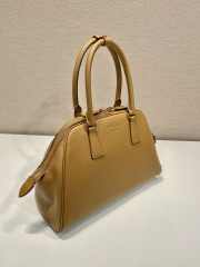 Uubags | Prada medium Saffiano leather bag in caramel 21.5x32x10.5cm - 6