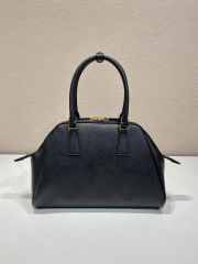 Uubags | Prada medium Saffiano leather bag in black 21.5x32x10.5cm - 2