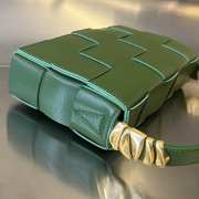 Uubags | Bottega Veneta Cassette Intreccio Crossbody Bag In Green 23x15x5cm - 5