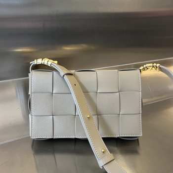 Uubags | Bottega Veneta Cassette Intreccio Crossbody Bag In Grey 23x15x5cm