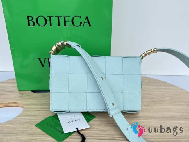 Uubags | Bottega Veneta Cassette Intreccio Crossbody Bag In Light Blue 23x15x5cm - 1