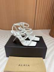 Uubags | Alaia high heels in white 9.5cm - 5