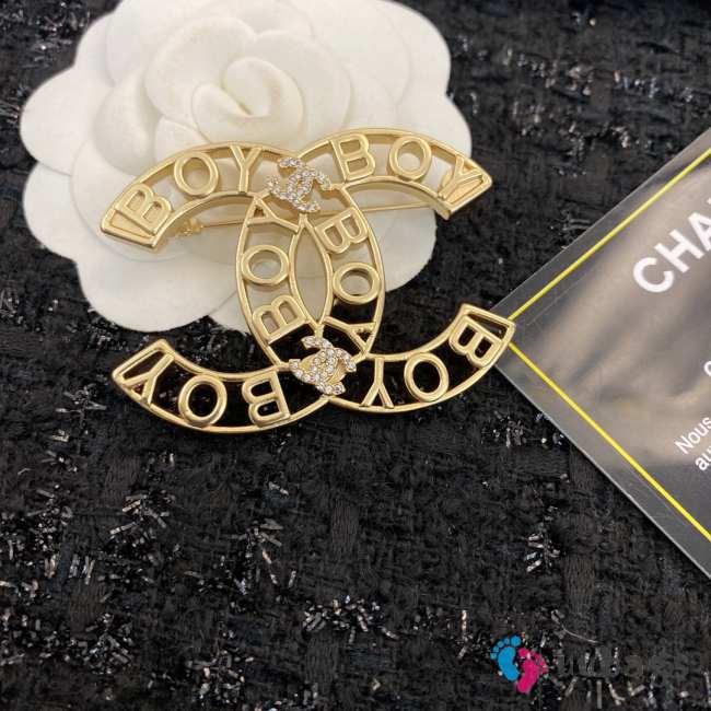 Uubags | Chanel logo double C gold brooch  - 1