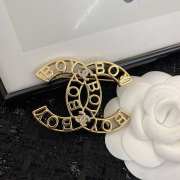 Uubags | Chanel logo double C gold brooch  - 5