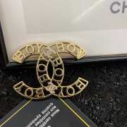 Uubags | Chanel logo double C gold brooch  - 3