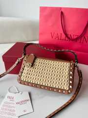 Uubags | Valentino Small Brown Rockstud Shoulder Bag In Bouclé Raffia 19x13x7cm - 1