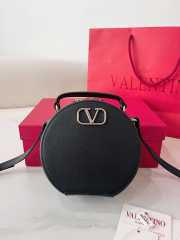 Uubags | Valentino Garavani VLogo Signature calfskin leather mini bag in black 16x15x6.5cm - 1