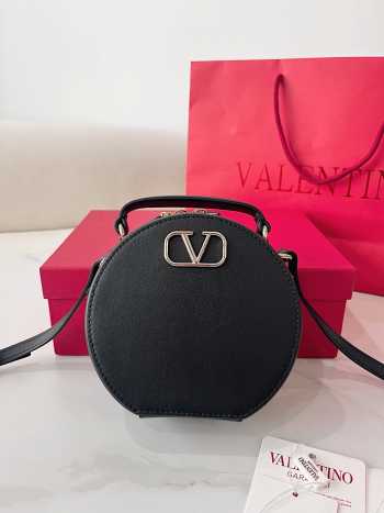 Uubags | Valentino Garavani VLogo Signature calfskin leather mini bag in black 16x15x6.5cm