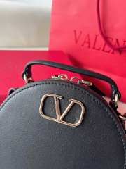 Uubags | Valentino Garavani VLogo Signature calfskin leather mini bag in black 16x15x6.5cm - 6