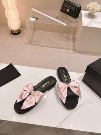 Uubags | Chanel bow slipper with small logo C in black/pink 1.5cm