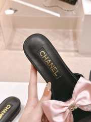 Uubags | Chanel bow slipper with small logo C in black/pink 1.5cm - 6