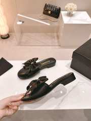 Uubags | Chanel bow slipper with small logo C in black 1.5cm - 2