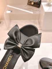 Uubags | Chanel bow slipper with small logo C in black 1.5cm - 4