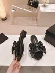 Uubags | Chanel bow slipper with small logo C in black 1.5cm - 5