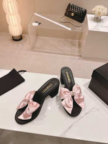 Uubags | Chanel bow slipper with small logo C in pink/black 6cm