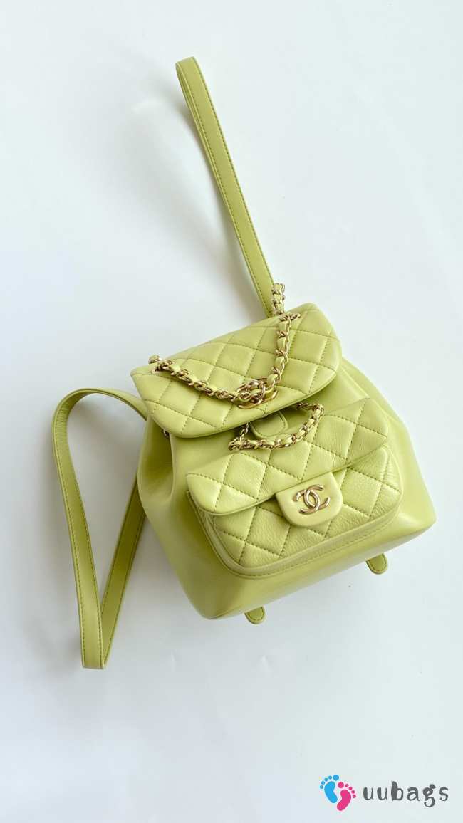 Uubags | Chanel Backpack Grained Shiny Calfskin & Gold-Tone Metal Light Green 18x19x12cm - 1