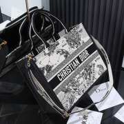 Uubags | Latte Multicolor Dior Zodiac Embroidery and Black Calfskin 36.5x28x17.5cm - 2