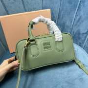 Uubags | Miu Miu Arcadie leather bag in green avocado 10.5x22x7.5cm - 6