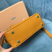 Uubags | Miu Miu Arcadie leather bag in yellow 10.5x22x7.5cm - 6