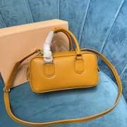 Uubags | Miu Miu Arcadie leather bag in yellow 10.5x22x7.5cm - 4