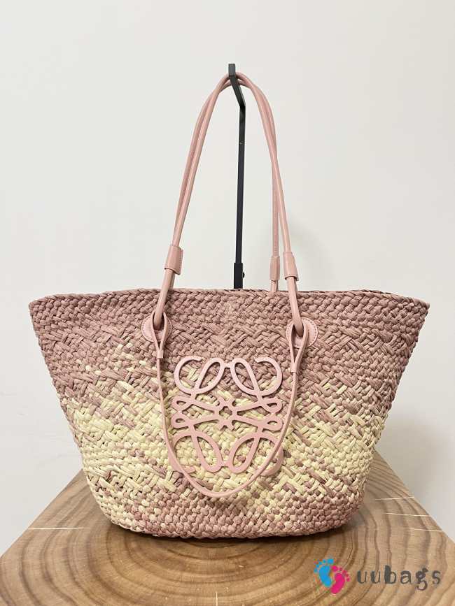 Uubags | Loewe Anagram Basket bag in iraca palm and calfskin light pink 46x24x16cm - 1