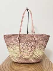 Uubags | Loewe Anagram Basket bag in iraca palm and calfskin light pink 46x24x16cm - 1