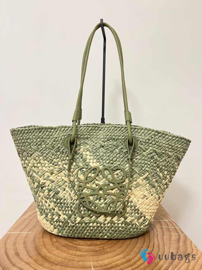 Uubags | Loewe Anagram Basket bag in iraca palm and calfskin sage 46x24x16cm - 1