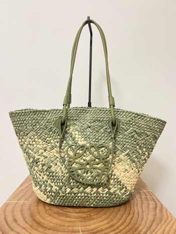 Uubags | Loewe Anagram Basket bag in iraca palm and calfskin sage 46x24x16cm