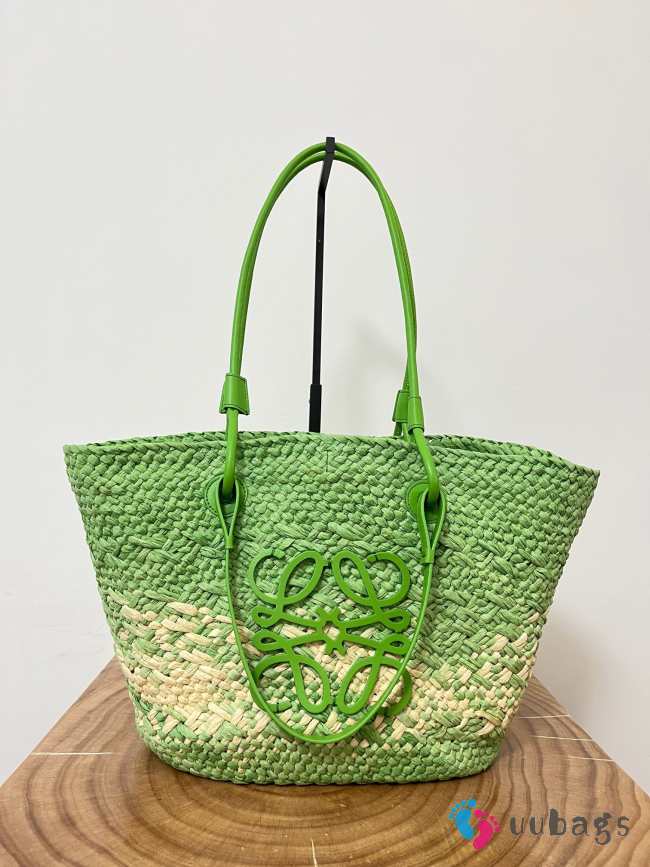 Uubags | Loewe Anagram Basket bag in iraca palm and calfskin natural/green 46x24x16cm - 1