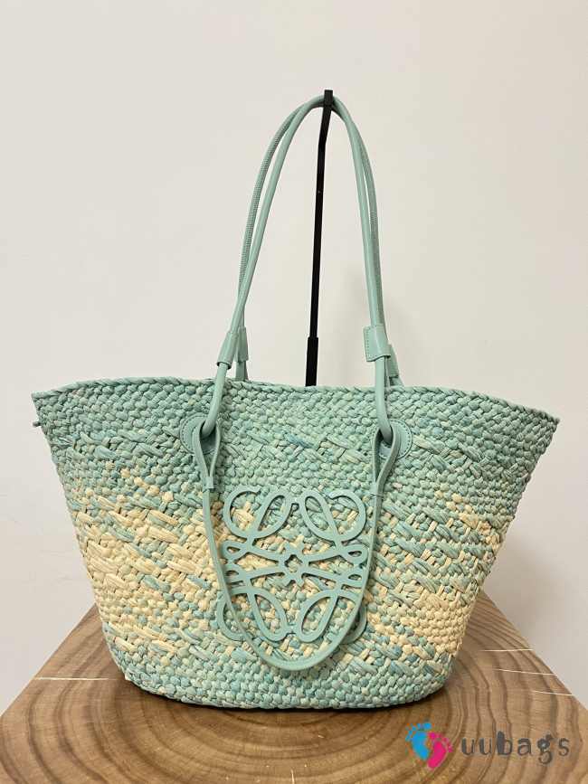 Uubags | Loewe Anagram Basket bag in iraca palm and calfskin natural/blue 46x24x16cm - 1