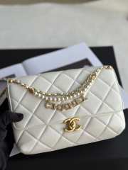 Uubags | Chanel 24A Pearl Chain Flap Bag White 20x7.5x15cm - 1