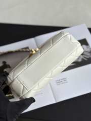 Uubags | Chanel 24A Pearl Chain Flap Bag White 20x7.5x15cm - 2