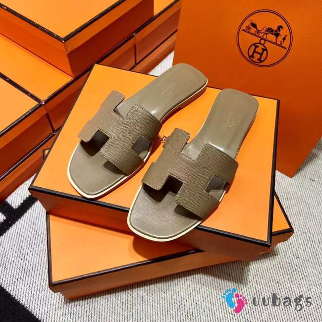 Uubags | Hermes Oran Sandal in Epsom Grey - 1