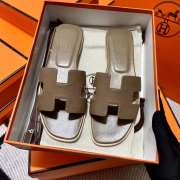 Uubags | Hermes Oran Sandal in Epsom Grey - 4