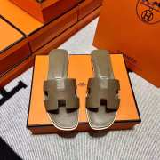 Uubags | Hermes Oran Sandal in Epsom Grey - 3