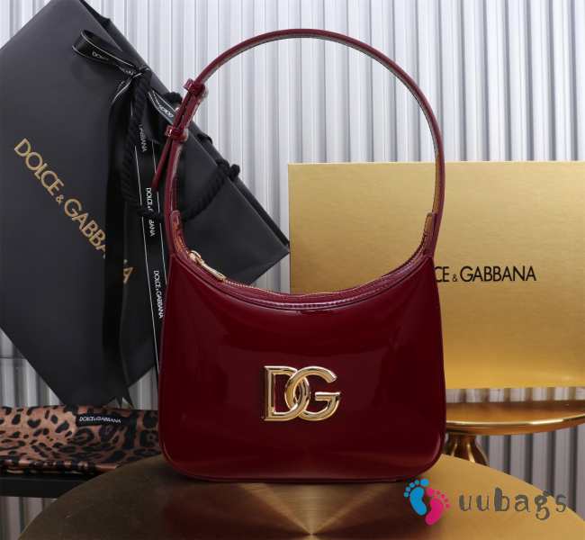 Uubags | Dolce & Gabbana 3.5 shoulder bag in red pattent leather with DG logo 22x18x6cm - 1